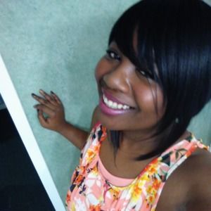 Meet your Posher, Danielle